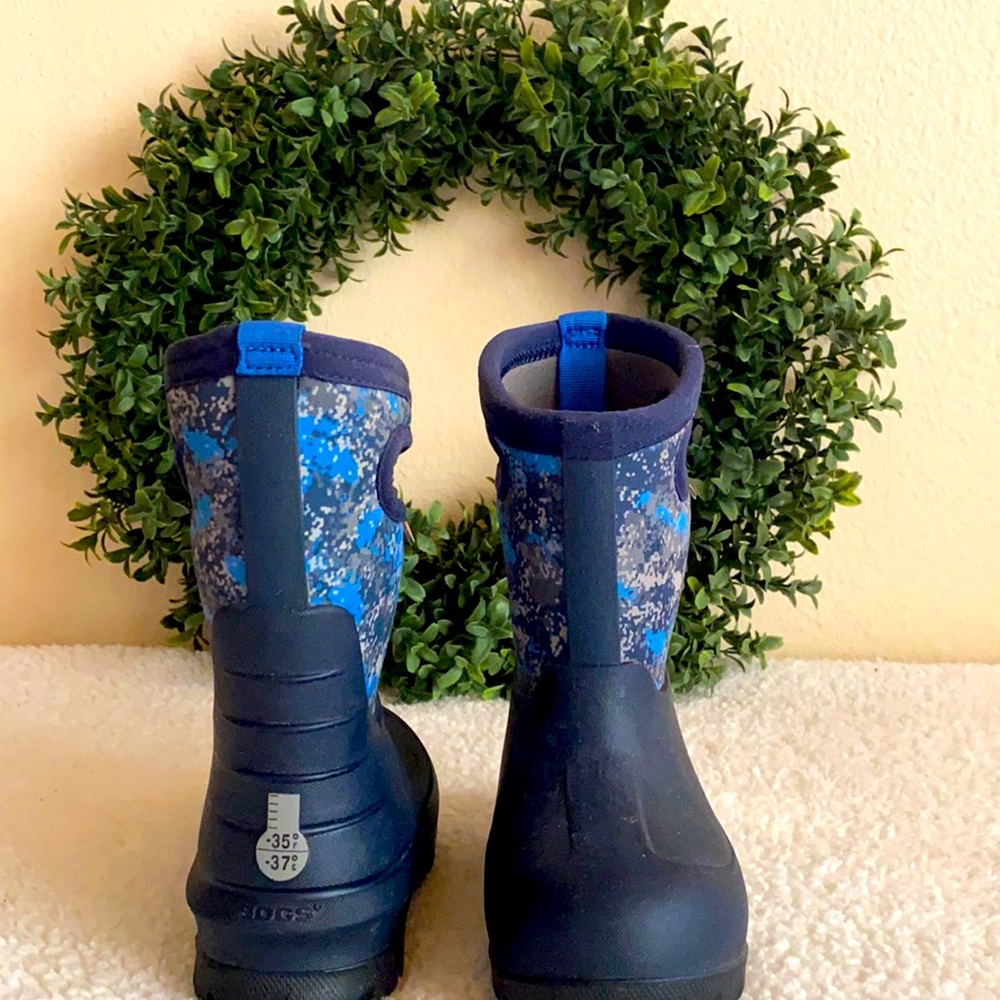 Toddler Bogs winter boots size 8